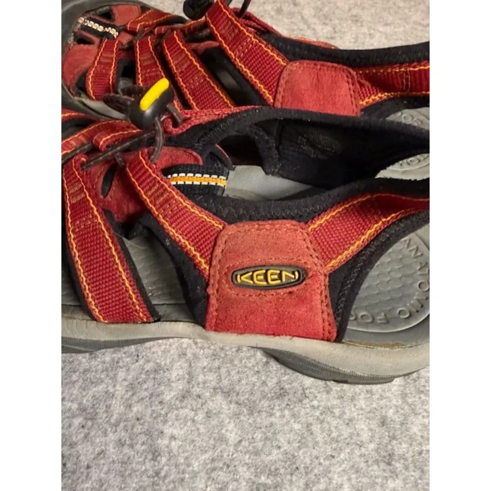 KEEN Newport H2 Sandals Men's 8.5 Red Waterproof Hiking Water Shoes